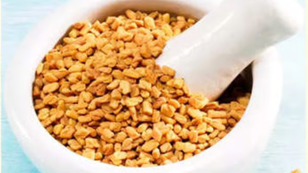 চুল পড়া থেকে মুক্তির উপায়: মেথির জাদু সিরাম