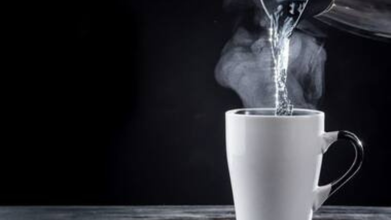 প্রতিদিন গরম জল খান