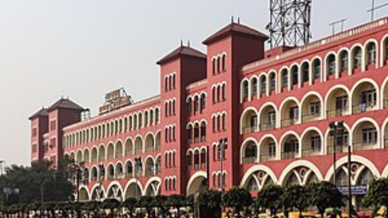 হাওড়া স্টেশনে বাড়ছে প্ল্যাটফর্ম