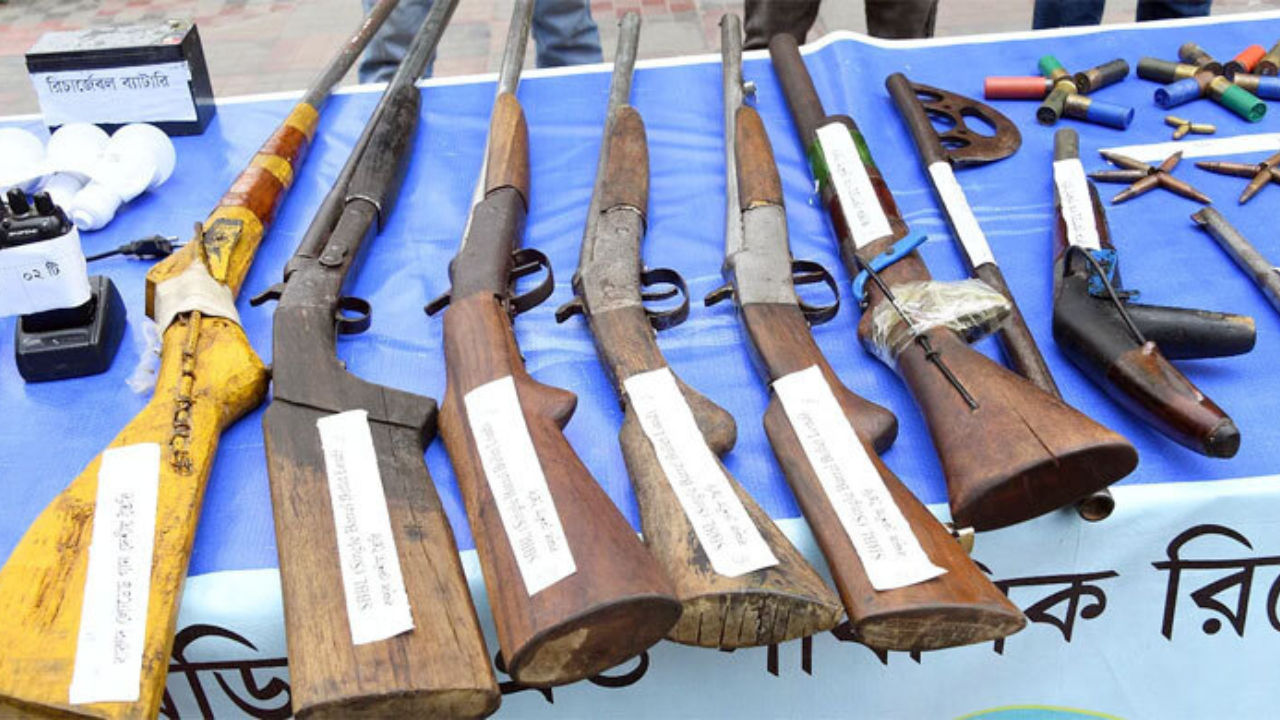 কলকাতায় বিপুল অস্ত্র উদ্ধার