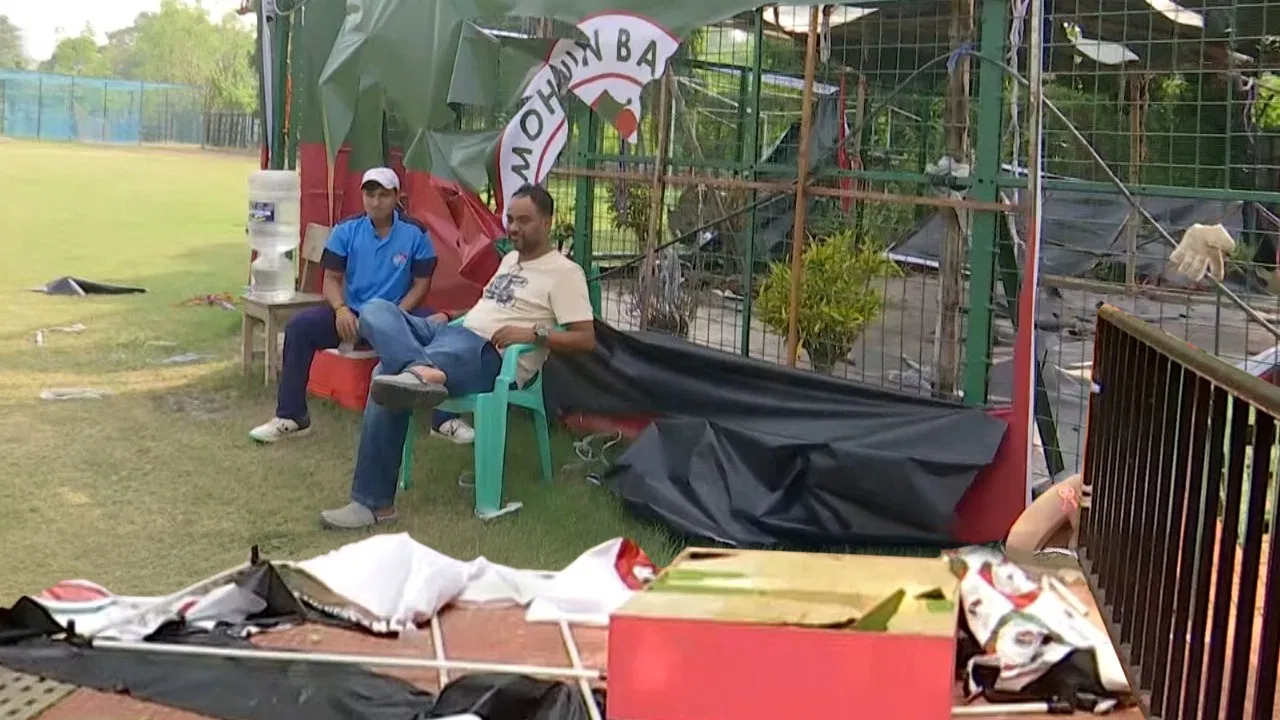 মোহনবাগান ক্লাব চত্বরে সেনার অভিযান