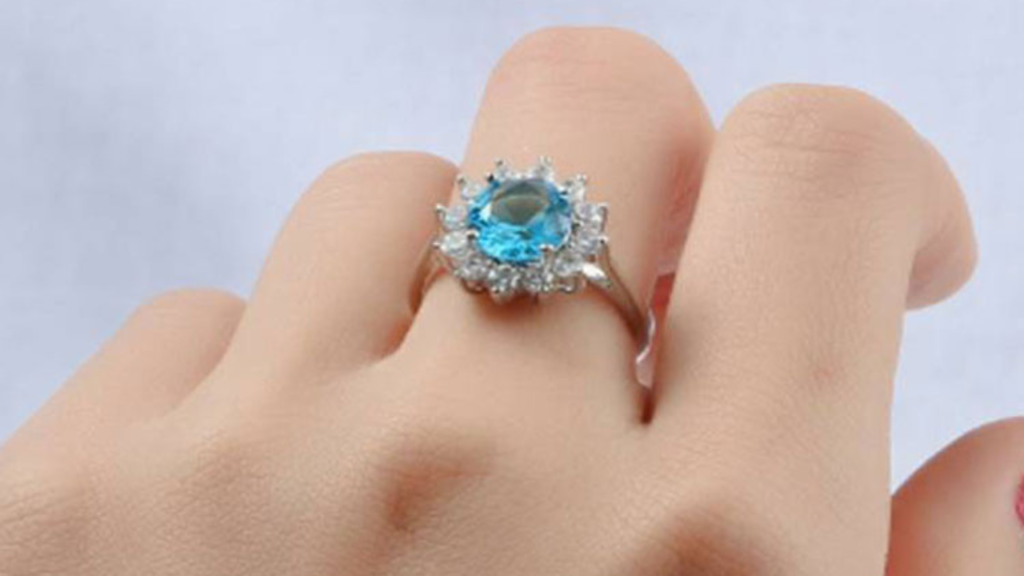 ৪০ লক্ষ টাকার  হীরের আংটি