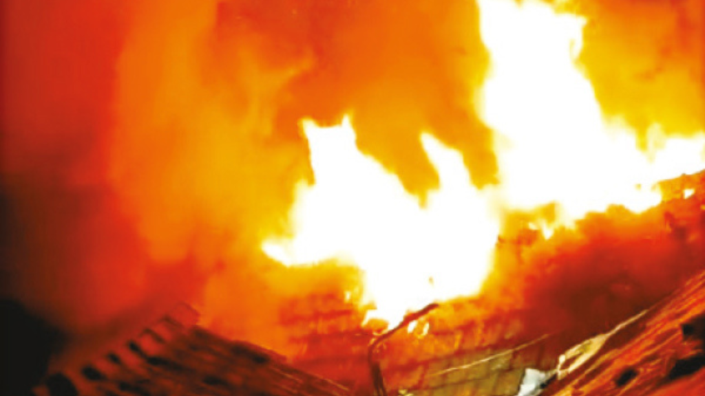 বালিগঞ্জে আগুনে পুড়ল বস্তি