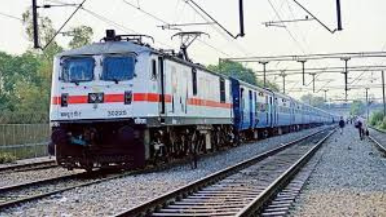 ট্রেনের হর্ন হল ট্রেনের ভাষা