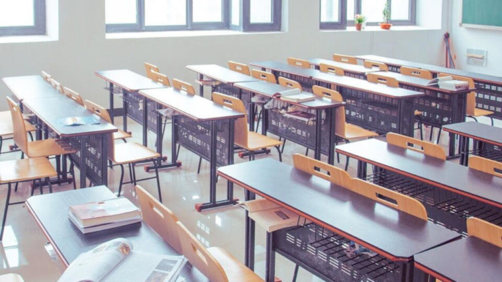 মহারাষ্ট্রে নতুন নিয়মঃ গণিত ও বিজ্ঞানে ২০ নম্বর পেলেই পাস!