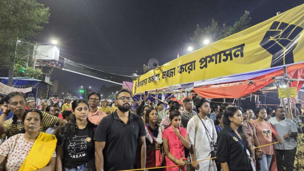 আর জি করের নির্যাতিতার ন্যায়বিচারের দাবিতে জুনিয়র ডাক্তারদের দৃঢ় অবস্থান