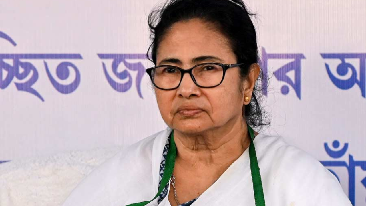 মমতা বন্দ্যোপাধ্যায়ের মাসিক বেতন