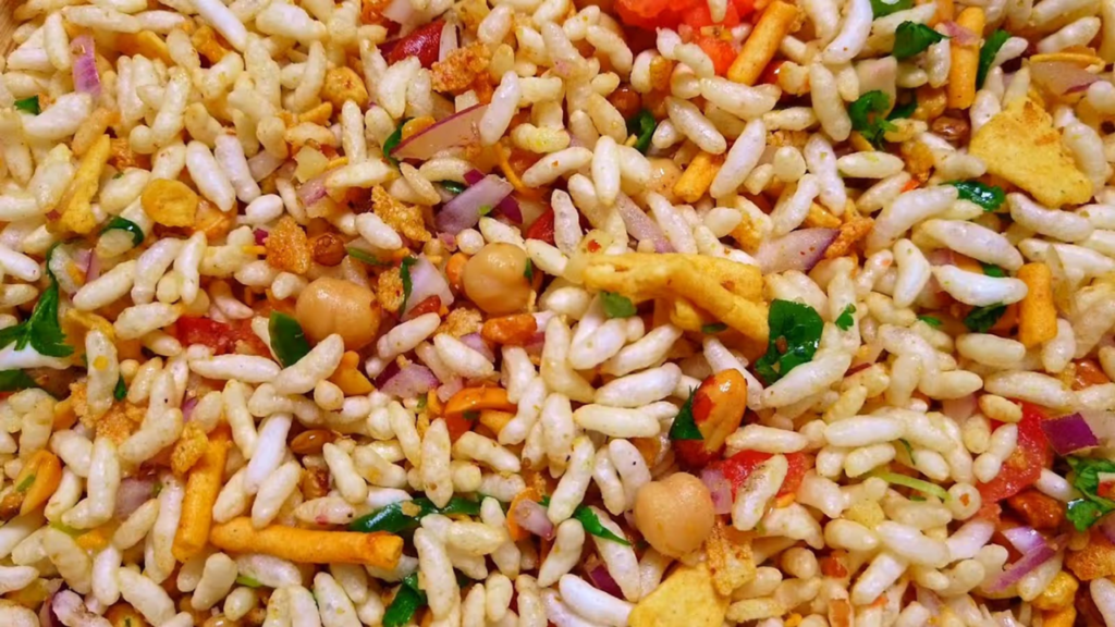 মেদিনীপুরে ভোটের পর মুড়ি চানাচুর