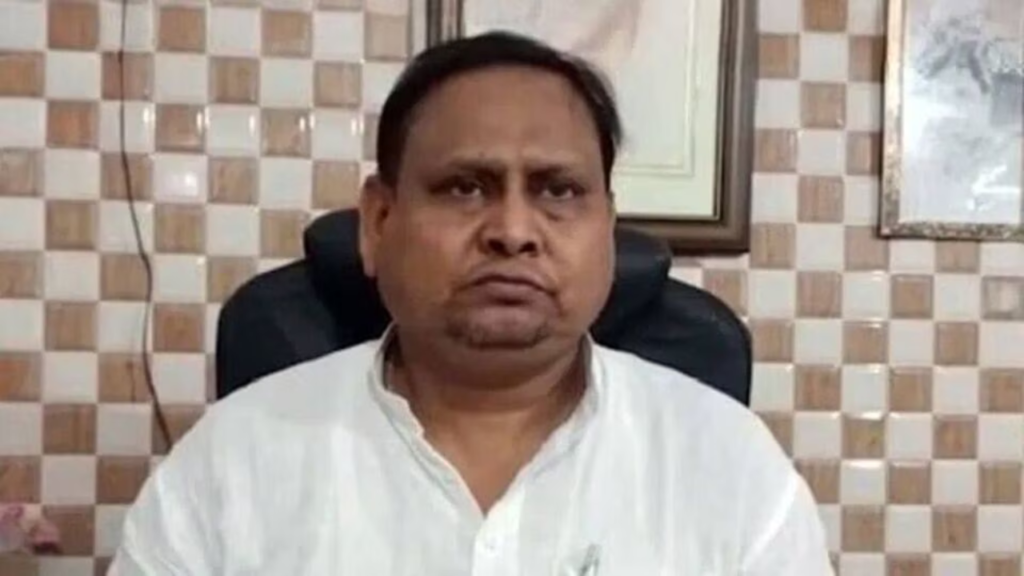 রাজনৈতিক মঞ্চে সন্ন্যাসী ও বিধায়কের বাগযুদ্ধ