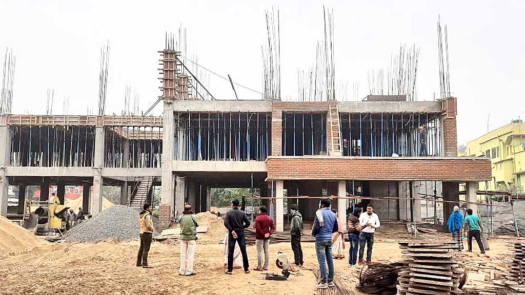 বেআইনি নির্মাণের দৌরাত্ম্য