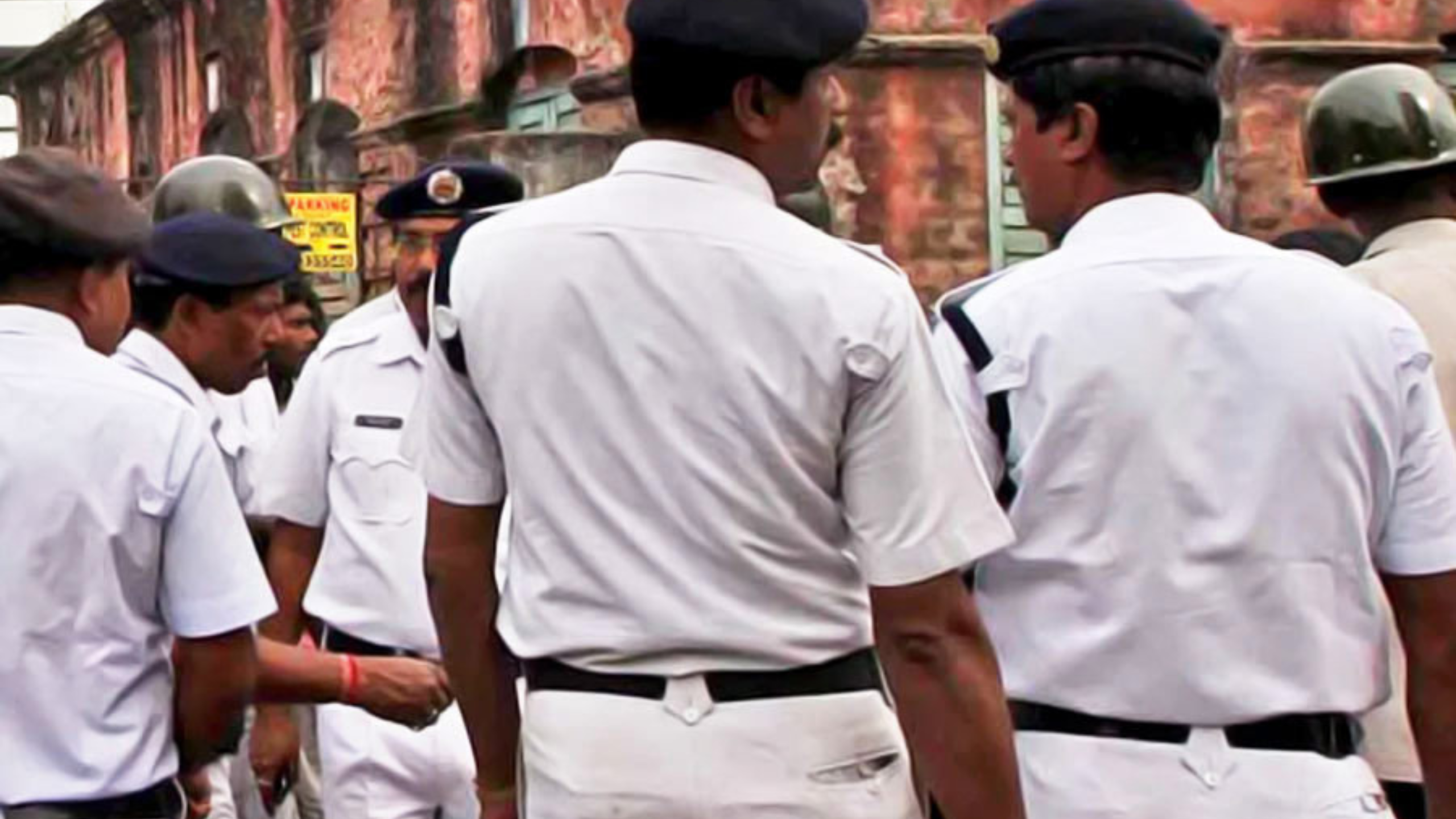 পুলিশ বাহিনীর ব্যবহার নিয়ে রাজ্য পুলিশের কড়া নির্দেশ