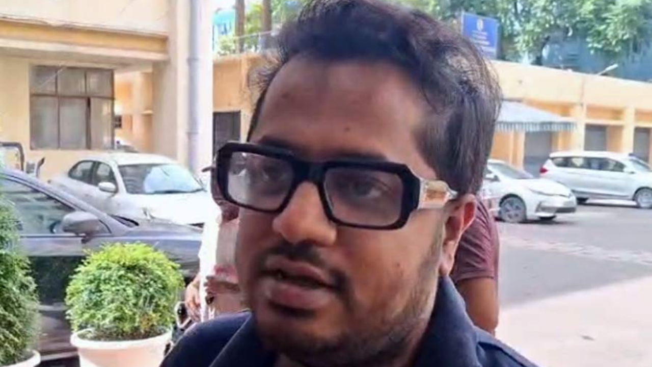 বিরূপাক্ষ বিশ্বাসের উপর থেকে সাসপেনশন প্রত্যাহার