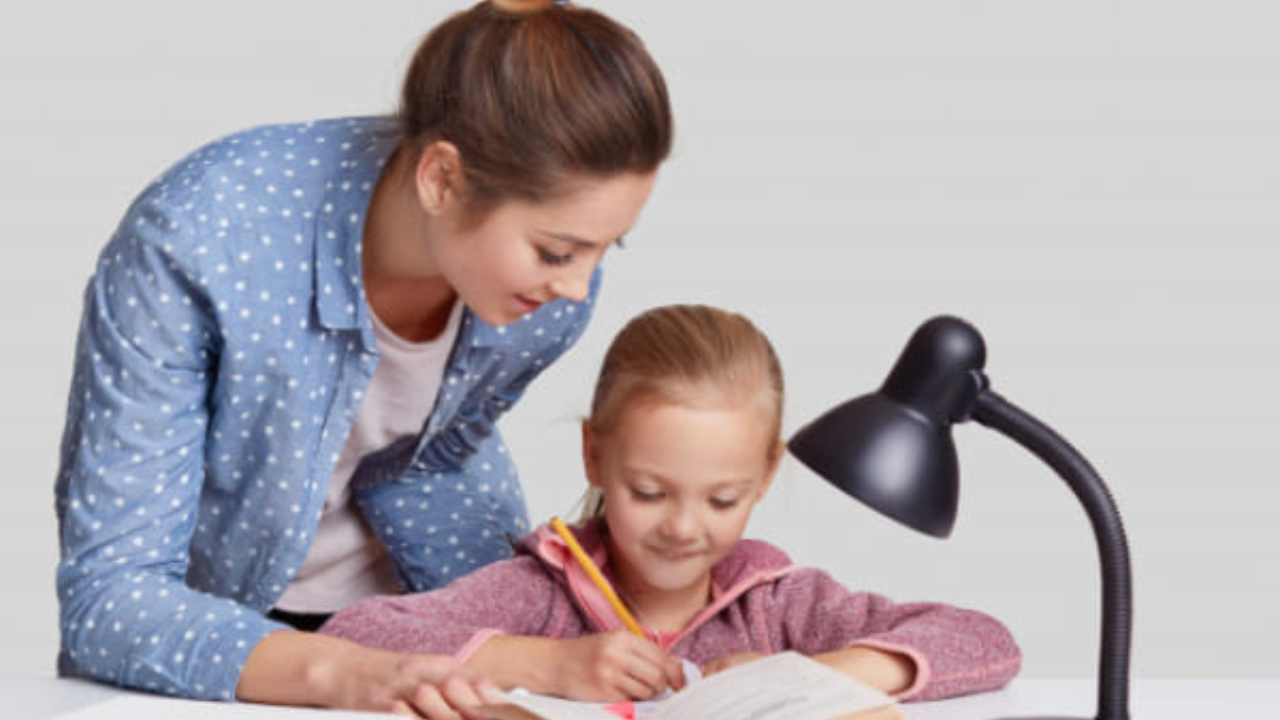 আপনার বাচ্চার পড়াশোনায় মনোযোগ বাড়াতে চান?