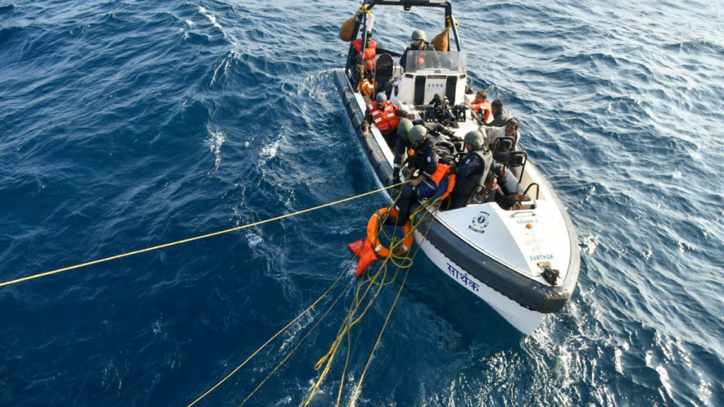 আরব সাগরে ভারত-পাকিস্তান উভয়ের সহযোগিতায় রক্ষা পেল ১২ জন নাবিক