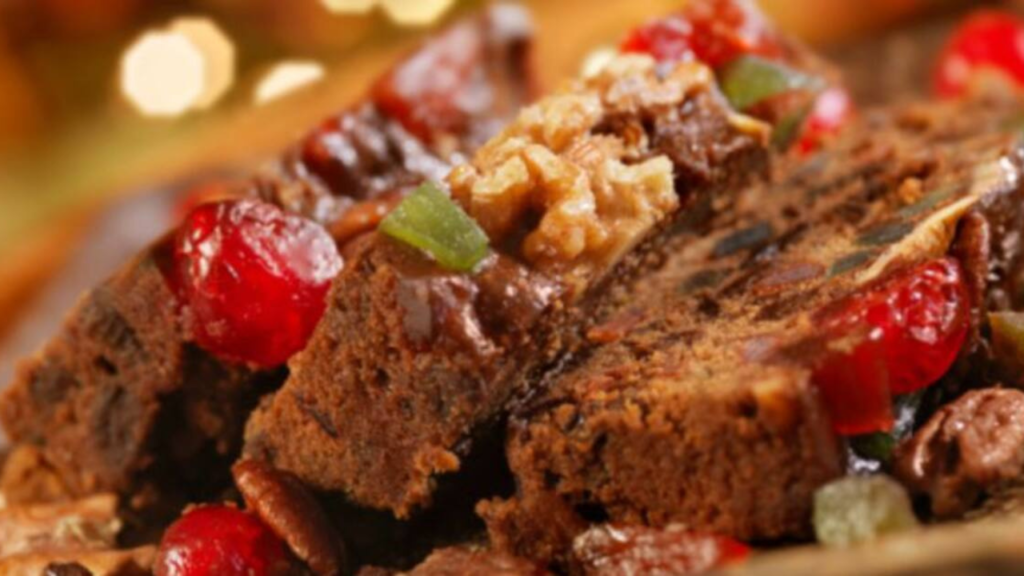 ক্রিসমাস মানেই ফ্রুটকেক