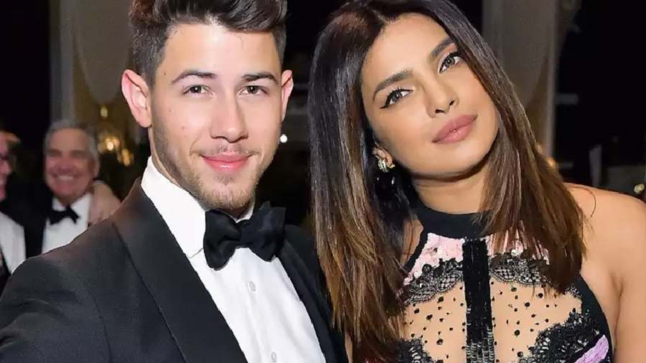 প্রিয়াঙ্কা চোপড়ার স্বামী নিক জোনাসের এলন মাস্ককে সমর্থন