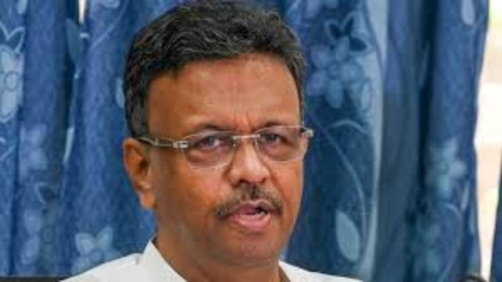 ফিরহাদ হাকিমের মন্তব্যে বিতর্ক