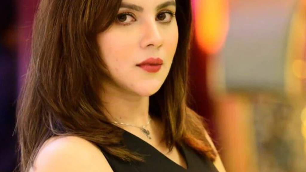 ৪০-এর গণ্ডি পেরিয়েও অবিবাহিত টলিপাড়ার এই পাঁচ নায়িকা