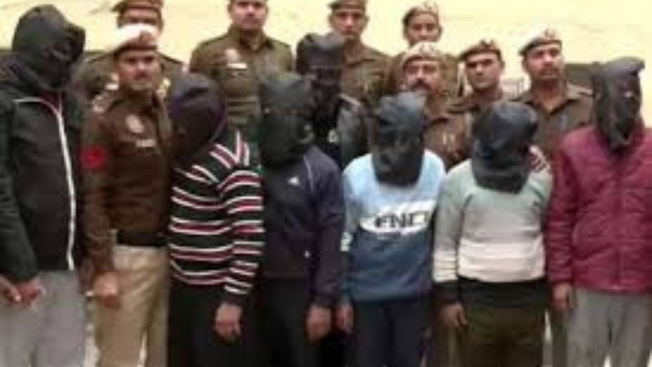 জালিয়াতি চক্রে দিল্লি পুলিশের অভিযানে ১১ জন গ্রেপ্তার