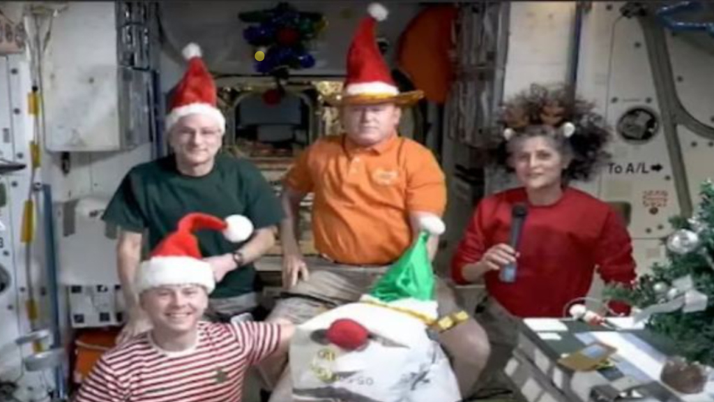 নাসার মহাকাশচারীদের ক্রিসমাস উদযাপন নিয়ে বিতর্ক