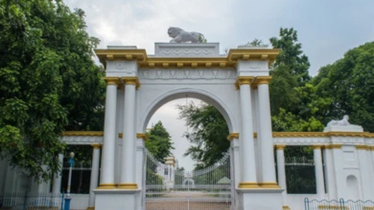 রাজভবন-নবান্ন