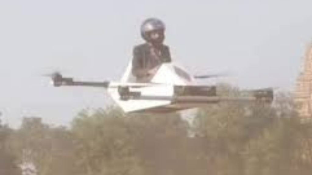 12 তম শ্রেণির ছাত্র মেধাংশ ত্রিপাঠি একটি ড্রোন