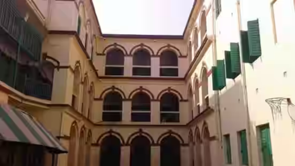 বেতন দেওয়া হচ্ছে চাঁদা তুলে