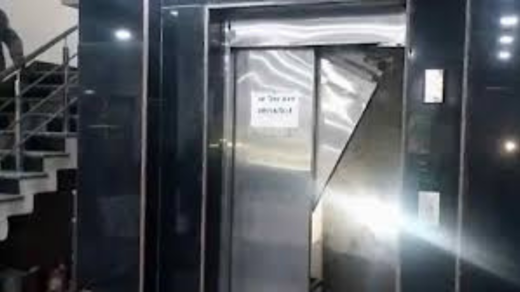 লিফ্ট দুর্ঘটনায় সদ্যোজাত হারাল মাকে