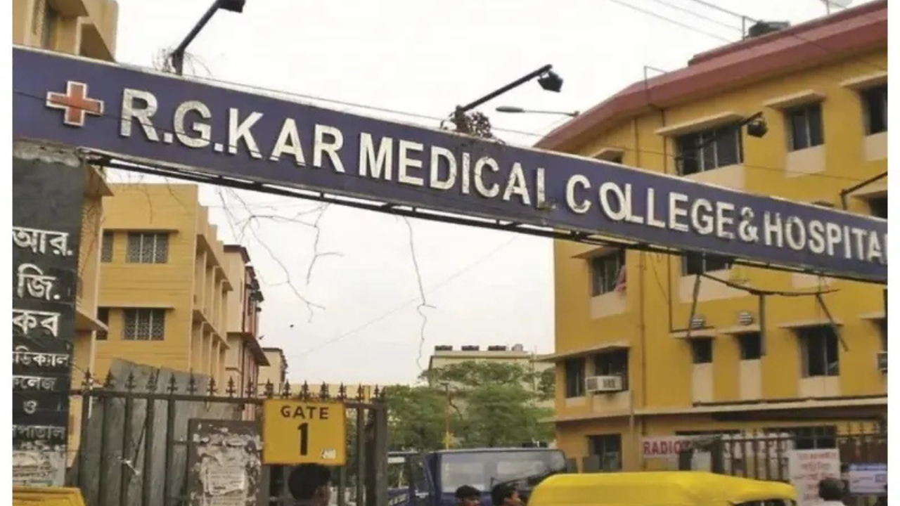 আর জি কর মেডিক্যালে অগ্নিকাণ্ড