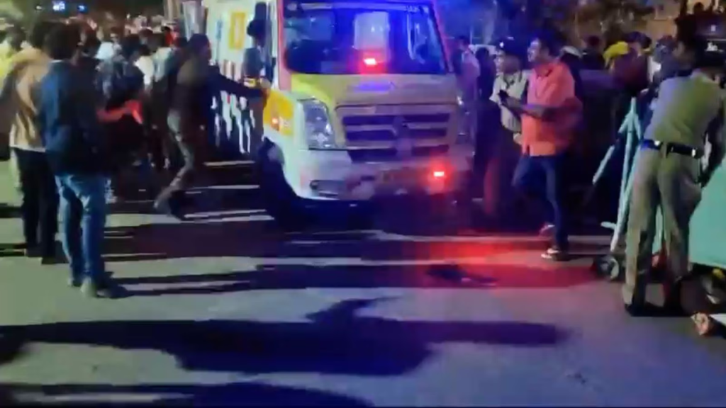 তিরুপতিতে পদপিষ্ট হয়ে ৬ জনের মৃত্যু