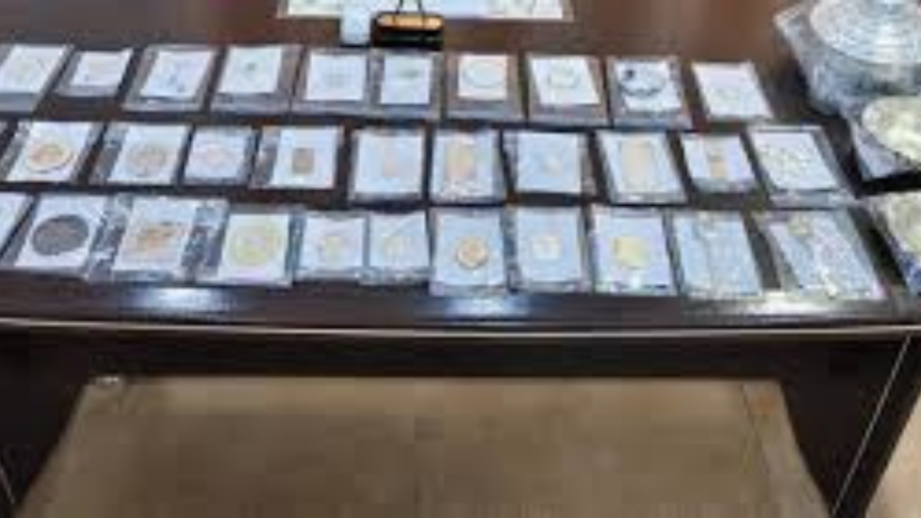 এক কোটি টাকার গয়না চুরির ঘটনায় ১১ জন গ্রেফতার