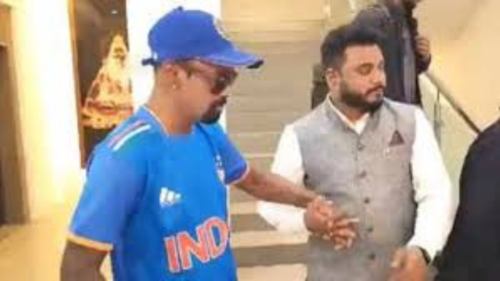 প্রাক্তন ক্রিকেটার বিনোদ কাম্বলি হাসপাতাল থেকে সুস্থ পেয়ে বাড়ি ফিরেছেন