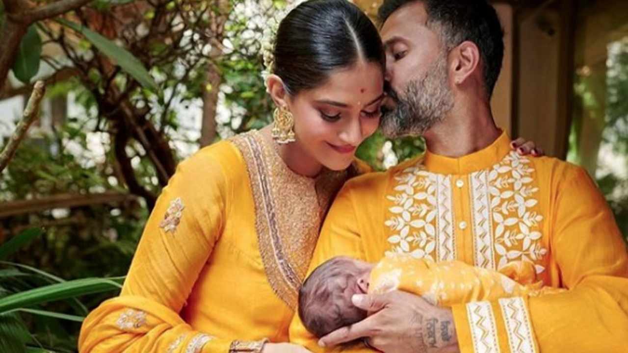 সোনম কাপুর নতুন বছরে ছেলের সঙ্গে শেয়ার করলেন কিছু মিষ্টি মুহূর্ত