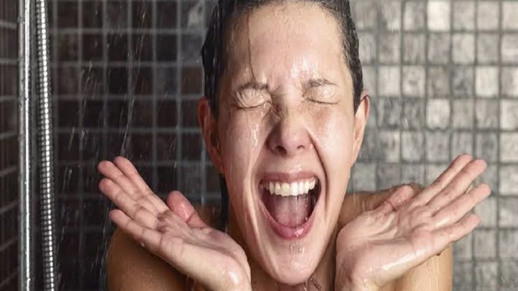 শীতের ঠান্ডায় স্নান না করলে আয়ু বাড়ে? ভাইরাল ভিডিওর দাবিতে হইচই