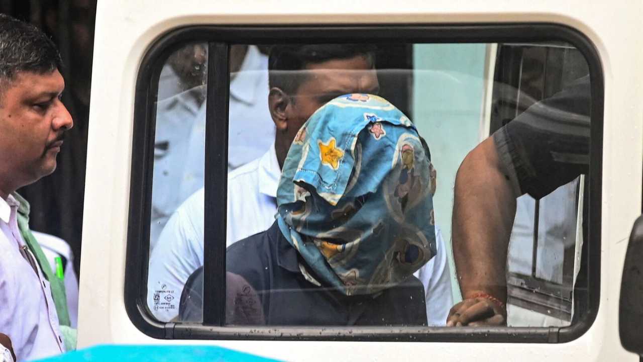 নির্যাতিতার মা-বাবার নতুন মন্তব্য কি?