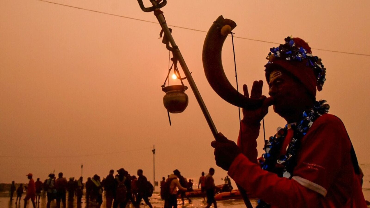 গঙ্গাসাগর বনাম কুম্ভ মেলা