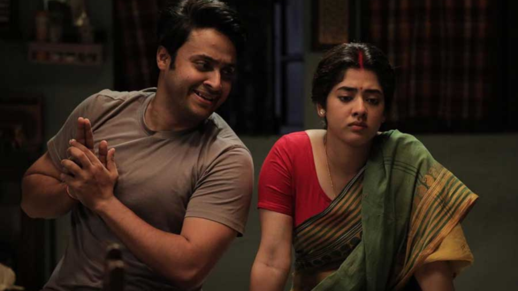 ‘পাটালীগঞ্জের পুতুলখেলা’ ছবিটি হাস্যরসের আড়ালে রাজনৈতিক স্যাটায়ার?