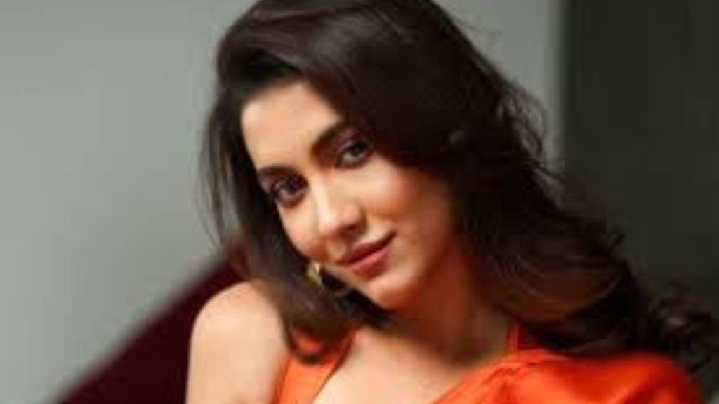 রুক্মিণী মৈত্রের নীরব সমর্থক কে জানেন?