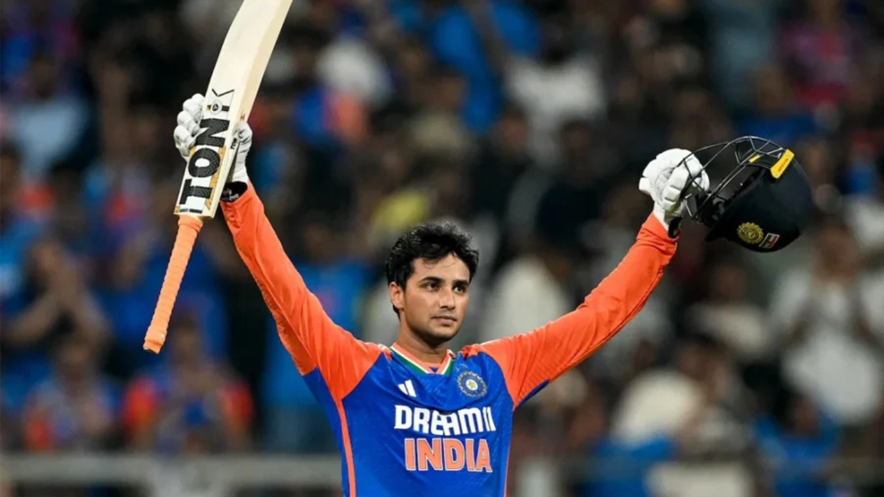 অভিষেক শর্মার বিধ্বংসী সেঞ্চুরিতে ইংল্যান্ডকে ১৫০ রানে হারাল ভারত