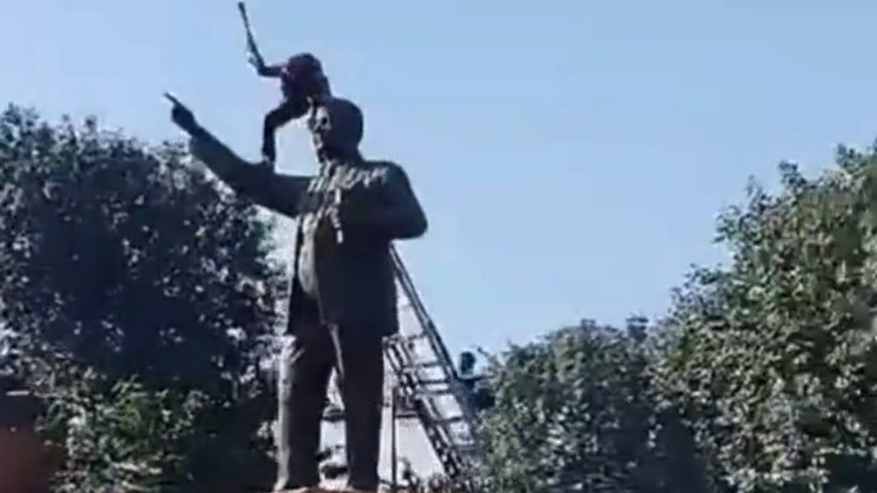 অমৃতসরে ড. আম্বেদকরের ভাস্কর্য ভাঙার ঘটনায় রাজনৈতিক ঝড়