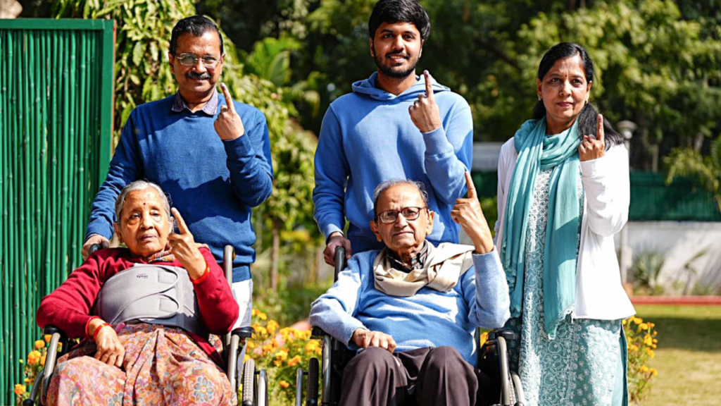 দুপুর তিনটে পর্যন্ত দিল্লিতে ভোটদান কত জানুন