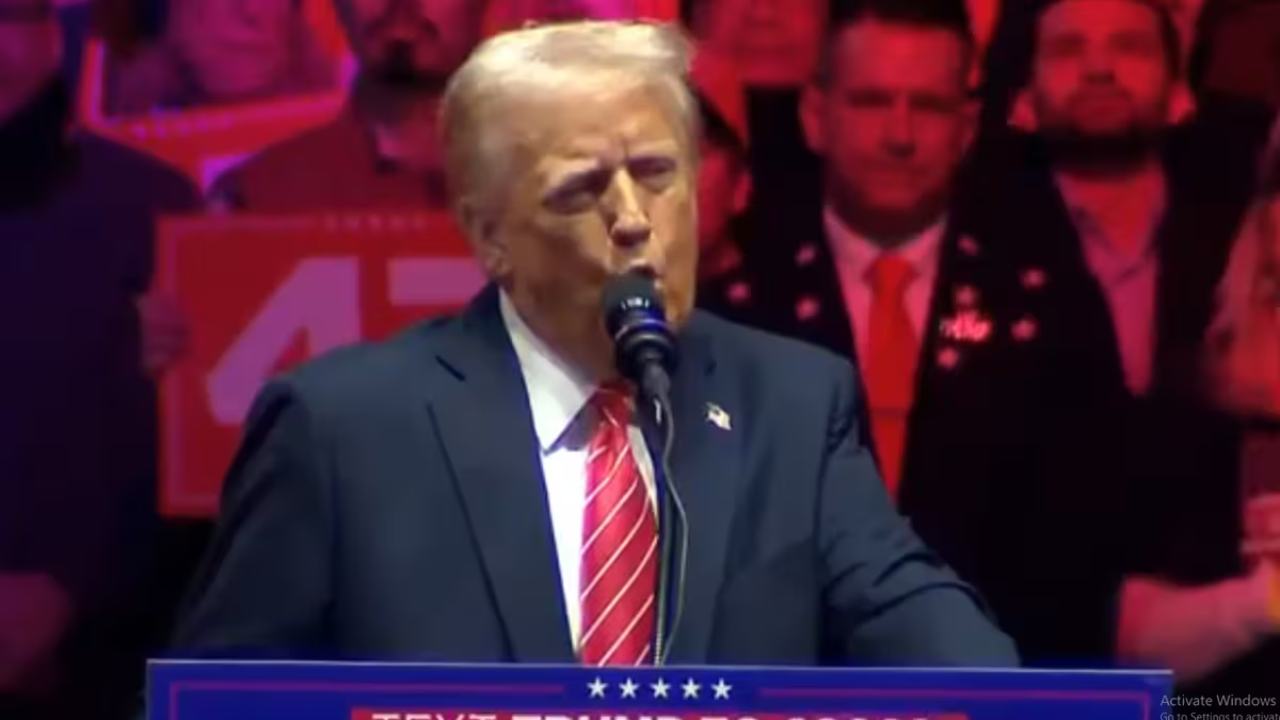 ট্রাম্পের আদেশে রূপান্তরকামী অ্যাথলিটদের খেলার ওপর নিষেধাজ্ঞা