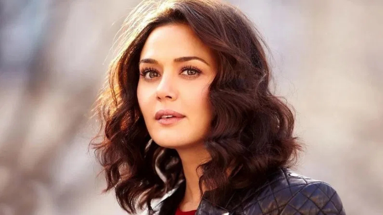 প্রীতি জ়িন্টা: রাজনৈতিক বিতর্কে ফাঁসানো নাকি নতুন প্রপঞ্চের সৃষ্টি?