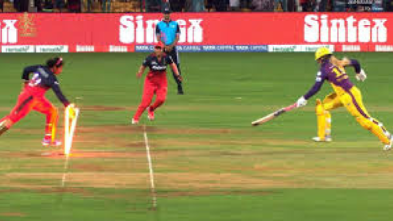 রিচা ঘোষের রান-আউট ধোনির সেই মুহূর্ত মনে করিয়ে দিল