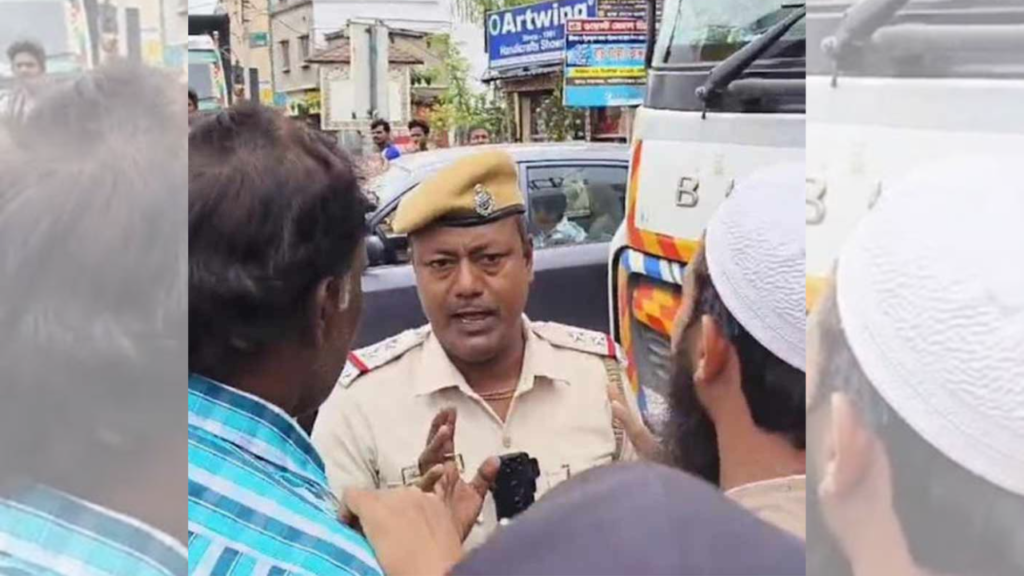 শ্রীনিকেতন মোড়ে যানজট ও বিক্ষোভ: