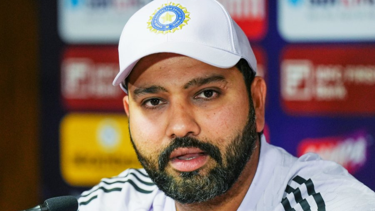 দুবাইয়ের মাঠে সুবিধা পাচ্ছে ভারত? সমালোচনার জবাব দিলেন রোহিত শর্মা