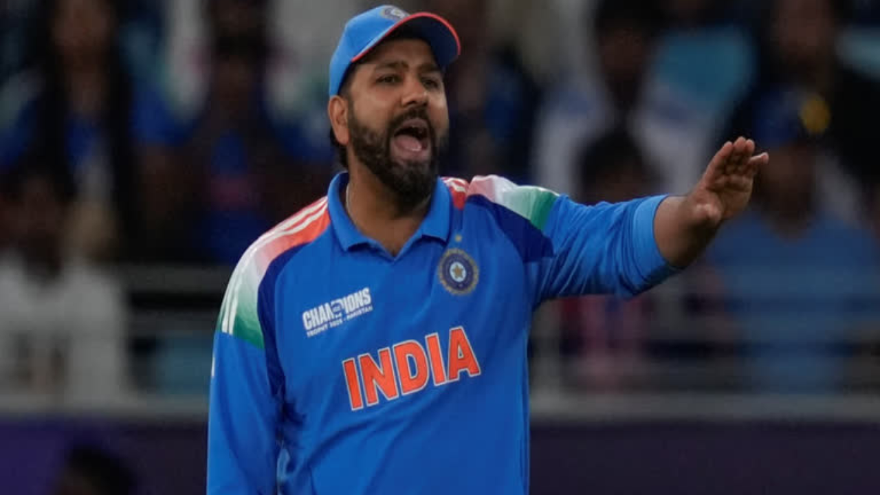 রোহিত শর্মাকে ‘মোটা’ বলার জেরে তীব্র বিতর্ক