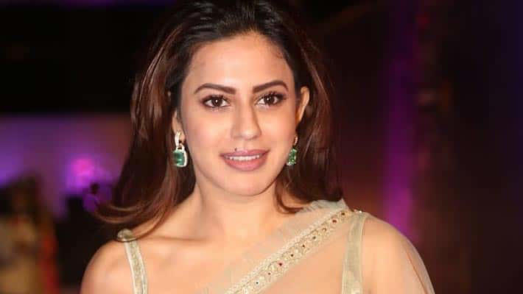 সোনা পাচার কাণ্ডে গ্রেফতার কন্নড় অভিনেত্রীঃ ফাঁসানো হচ্ছে নাকি সত্যিই জড়িত তিনি?