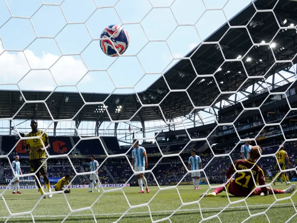 Club World Cup 2025: Borussia Dortmund advances with a 1-0 win over Ulsan