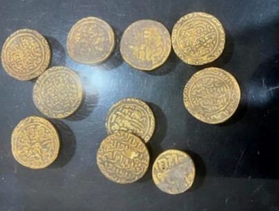 Persian Gold coins Aligarh digsite